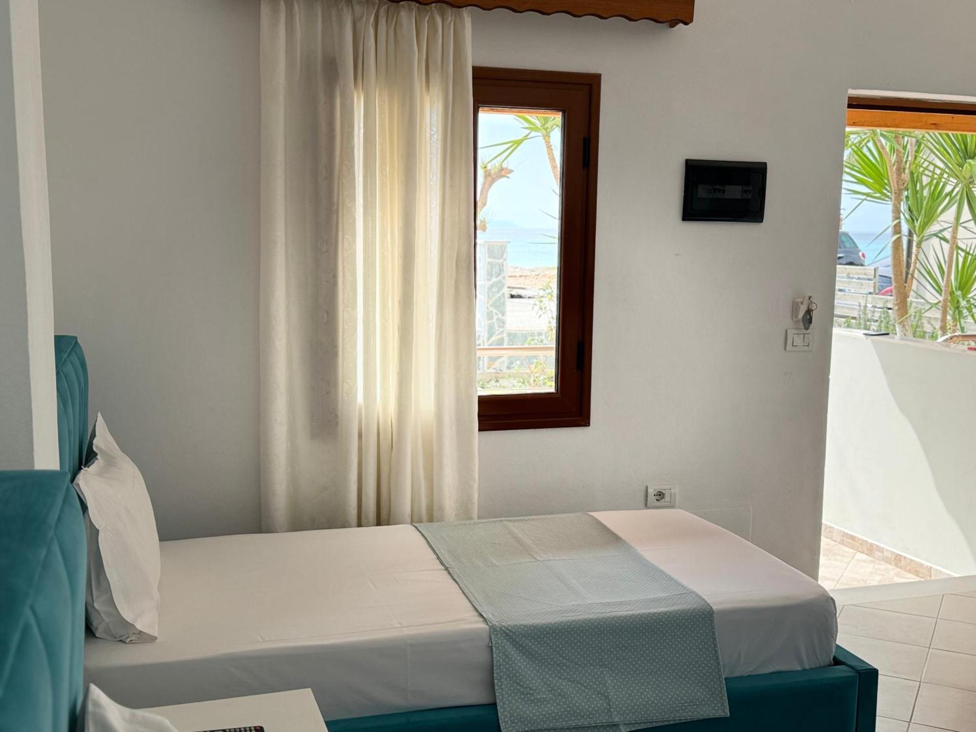 Ionian View B&B Himare Quarto foto